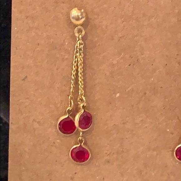 💐5/25 2 delicate drop dangle cherries gold tone - Picture 2 of 6